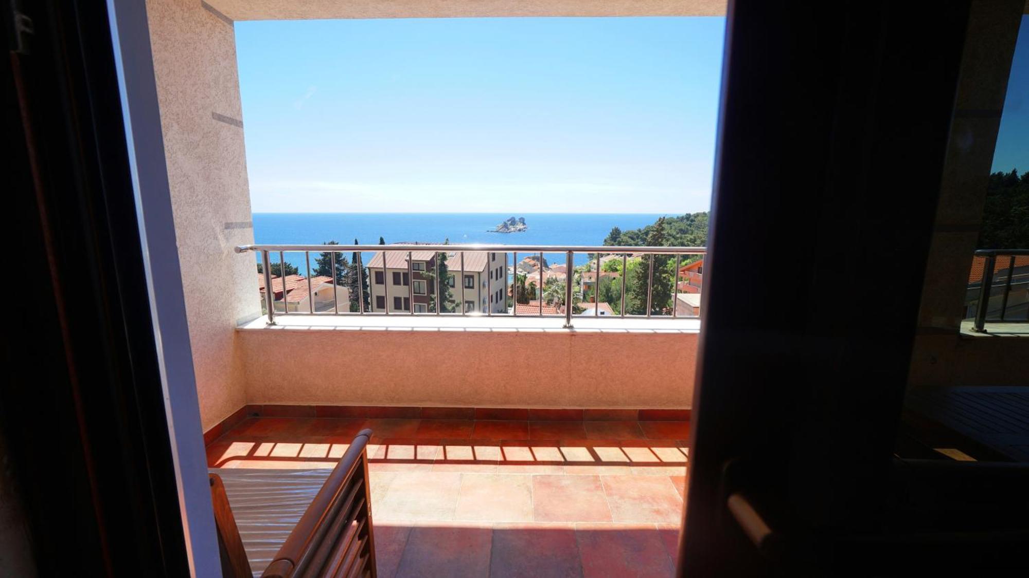 Medin Apartments Bluvista Petrovac Екстериор снимка