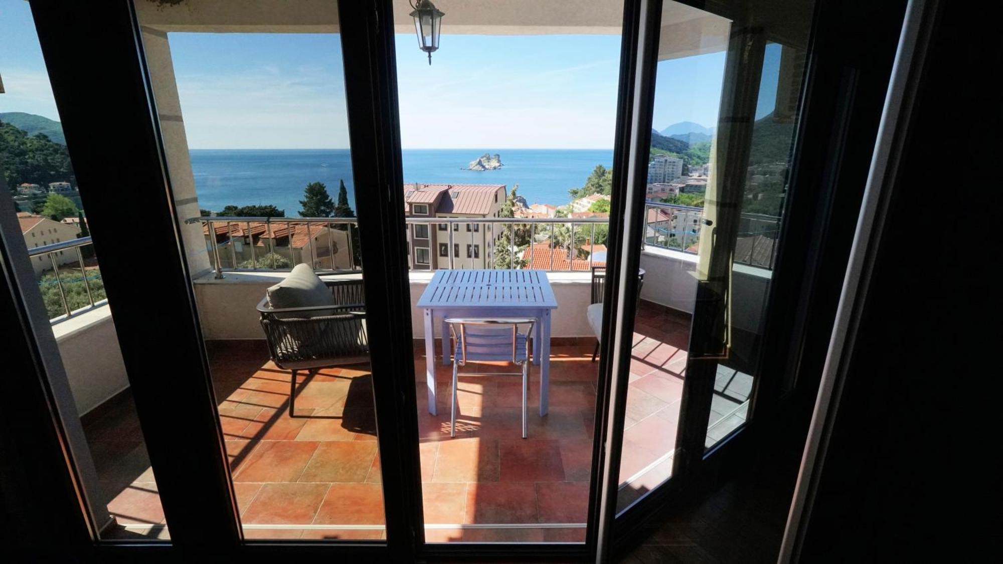 Medin Apartments Bluvista Petrovac Екстериор снимка