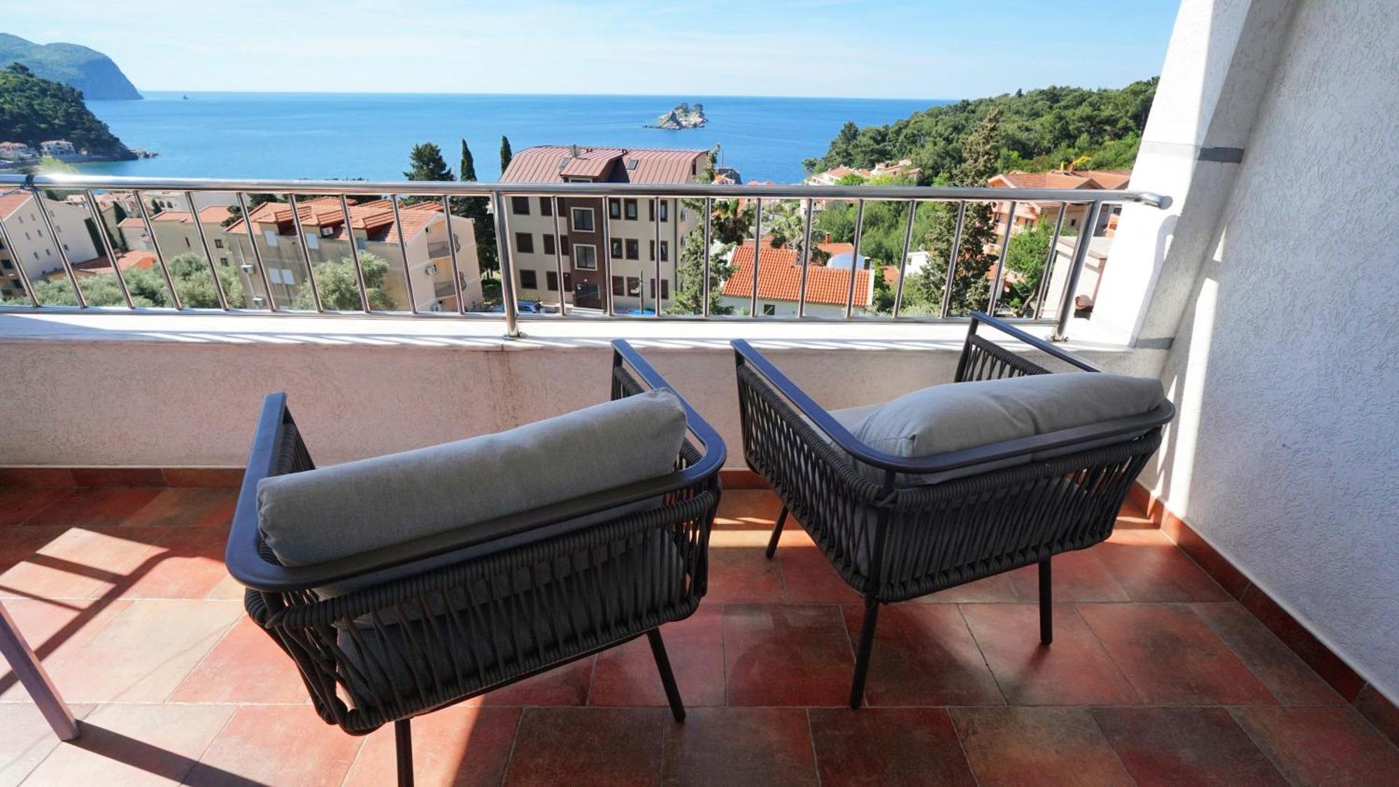 Medin Apartments Bluvista Petrovac Екстериор снимка