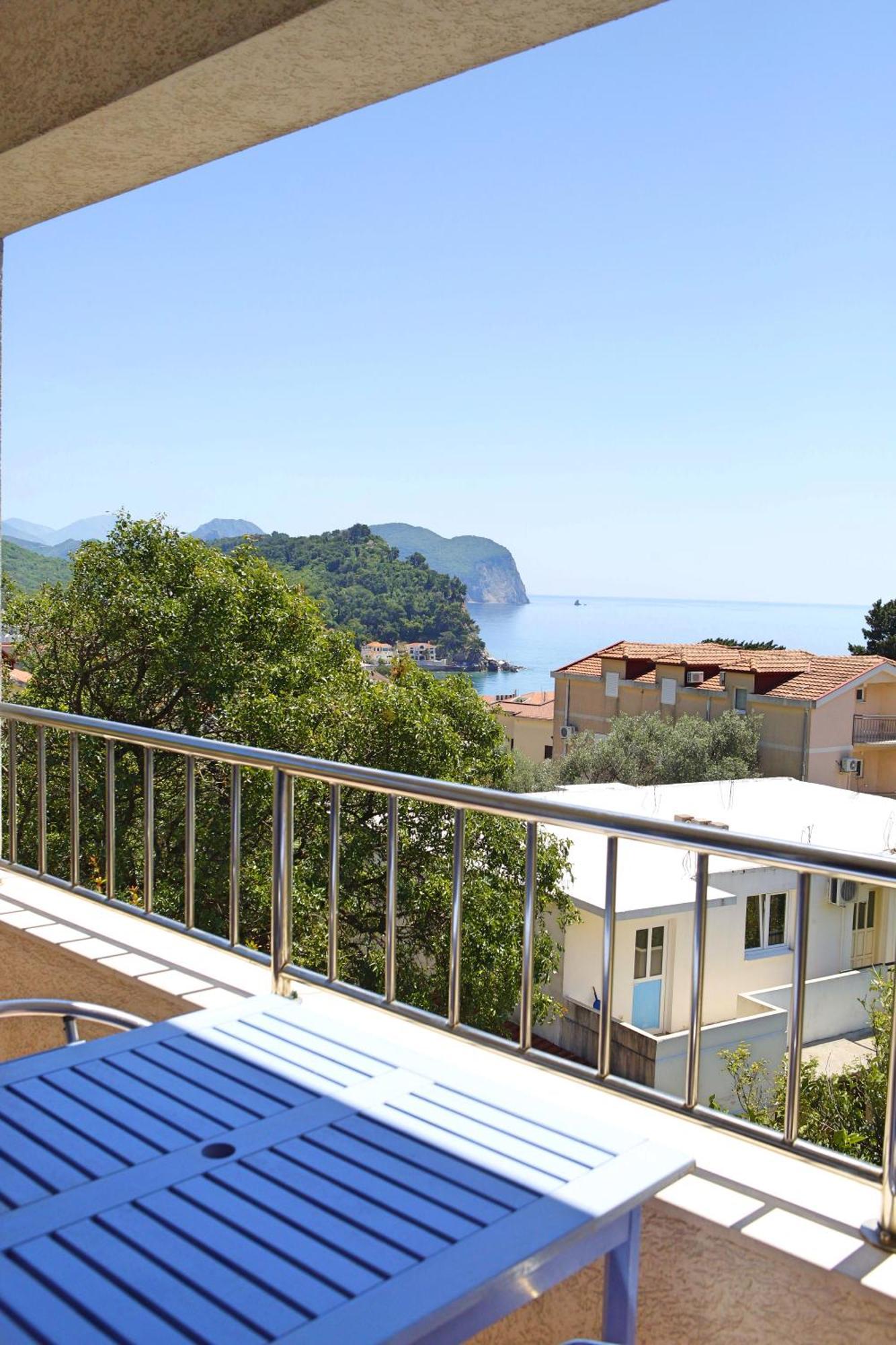 Medin Apartments Bluvista Petrovac Екстериор снимка